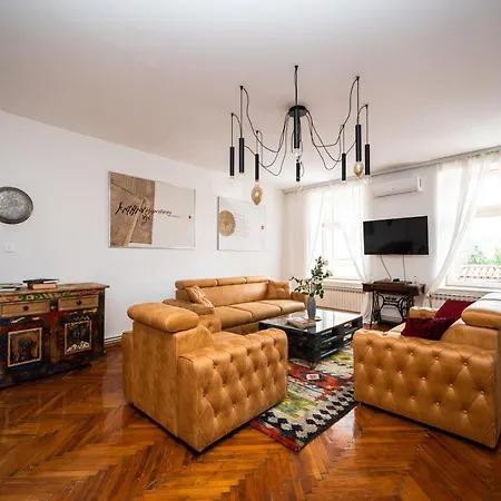 Authentic Design 2bdr Apartment in old town شقة سراييفو
